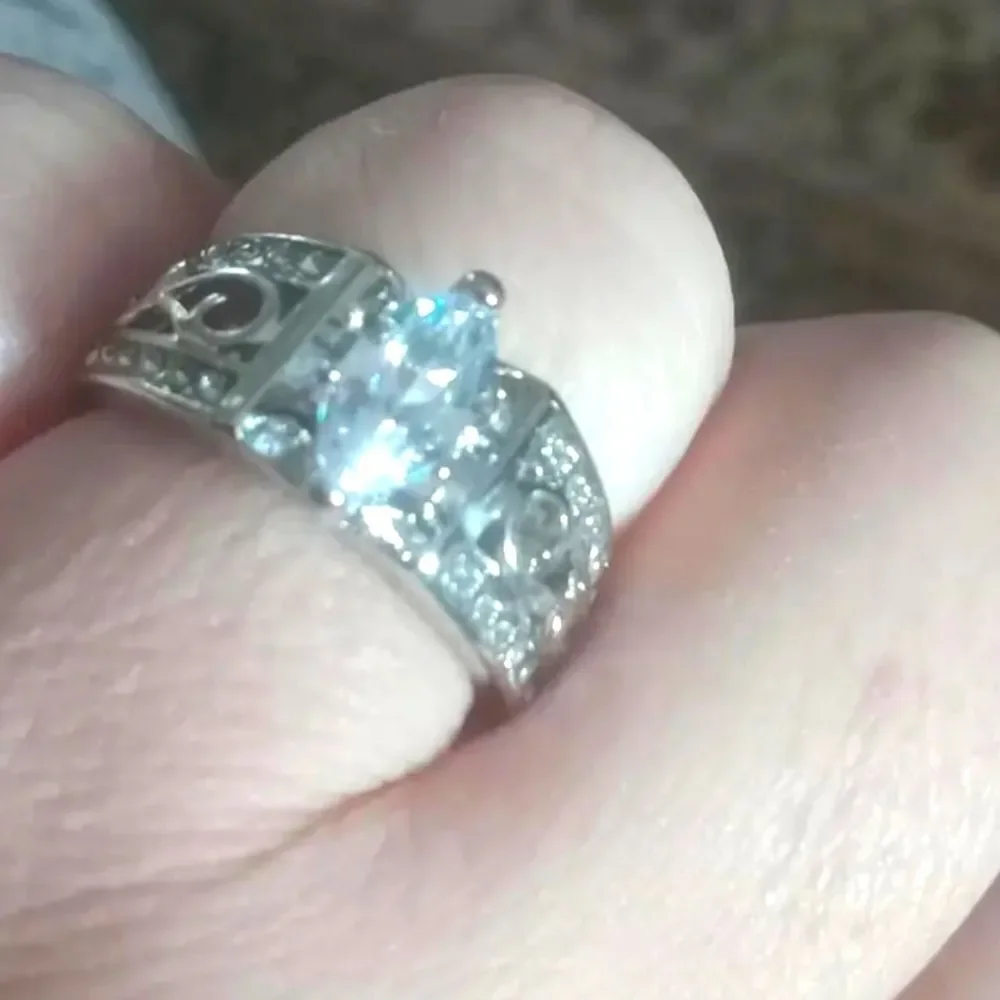 Diamond horse eye double layered diamond wedding ring